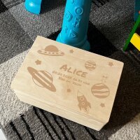 CHICCIE Holzbox Personalisiert zur Geburt Weltraum Gravur Erinnerungsbox Truhe