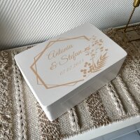 CHICCIE Holzbox zur Hochzeit Personalisiert Kranz Zweige Namen Erinnerungsbox